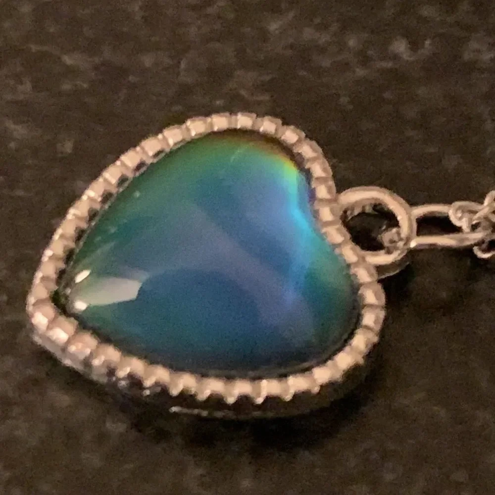 Color Changing Mood Heart Necklace - Retro Style Magic Pendant